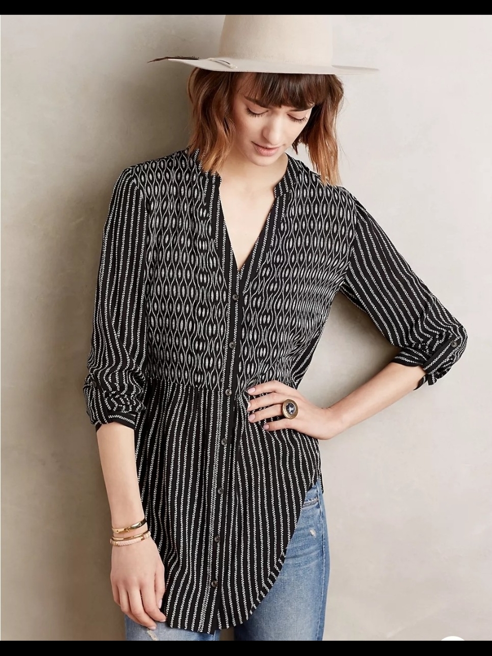 Maeve Anthropology Calia Tunic Black & White Printed V-Neck Button-Front  Size 6